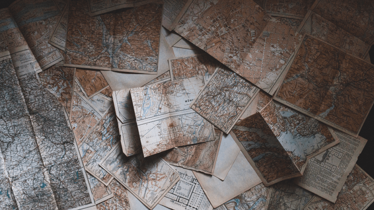 QGIS Course, Image: Unsplash / Andrew Neil.